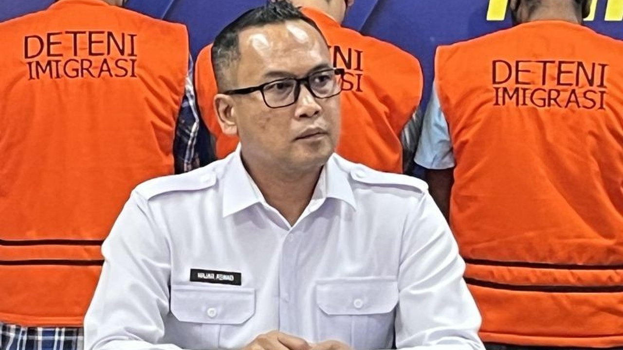 Kantor Imigrasi Batam perketat pengawasan orang asing melalui Aplikasi Pelaporan Orang Asing (APOA) untuk meningkatkan transparansi dan meminimalisir pelanggaran keimigrasian.