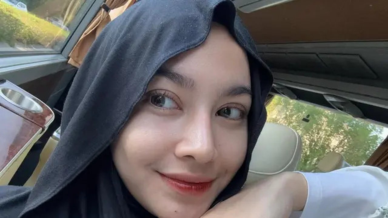 Potret Mahalini Pakai Hijab Meleyot. (Sumber: Instagram/tangannyalini)
