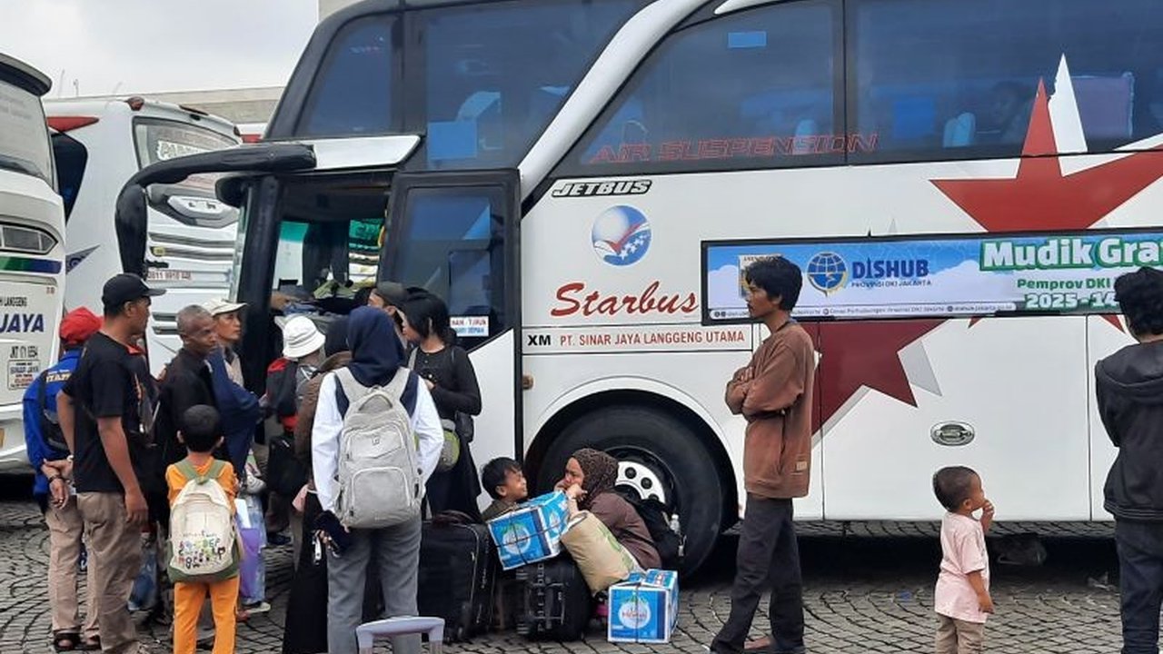 Pakar kesehatan ingatkan pemudik untuk waspada kaki bengkak akibat duduk lama selama perjalanan mudik Lebaran, yang berpotensi menyebabkan sesak napas.