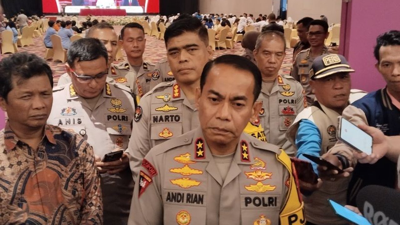 Polda Sumsel menyerahkan tiga laporan polisi terkait konten memasak rendang Willie Salim di Benteng Kuto Besak ke Polrestabes Palembang untuk diproses lebih lanjut.