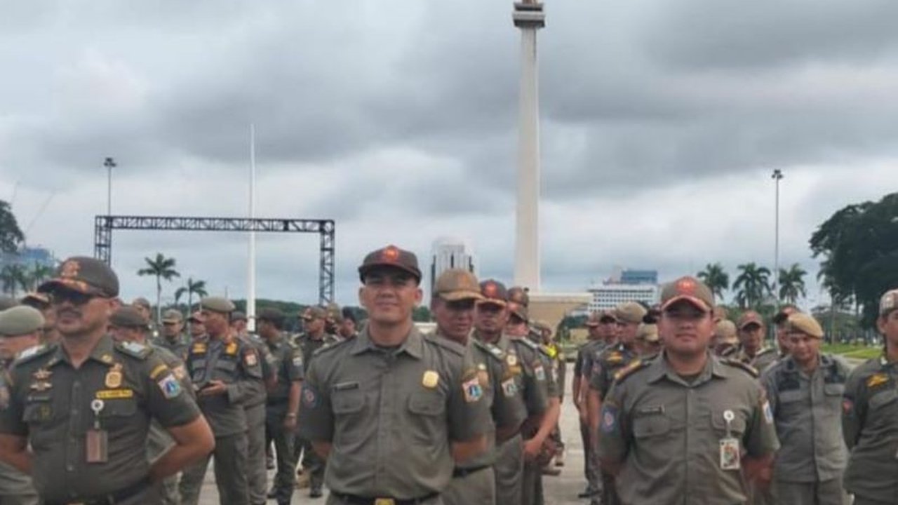 Satuan Polisi Pamong Praja (Satpol PP) Kepulauan Seribu kerahkan 104 personel untuk menjaga keamanan dan ketertiban selama libur Lebaran di 29 titik strategis.