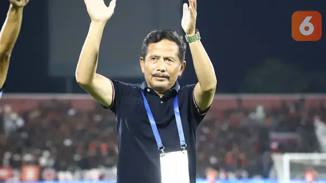 Pelatih Persikabo 1973, Djadjang Nurdjaman. (Nandang Permana/Bola.com)