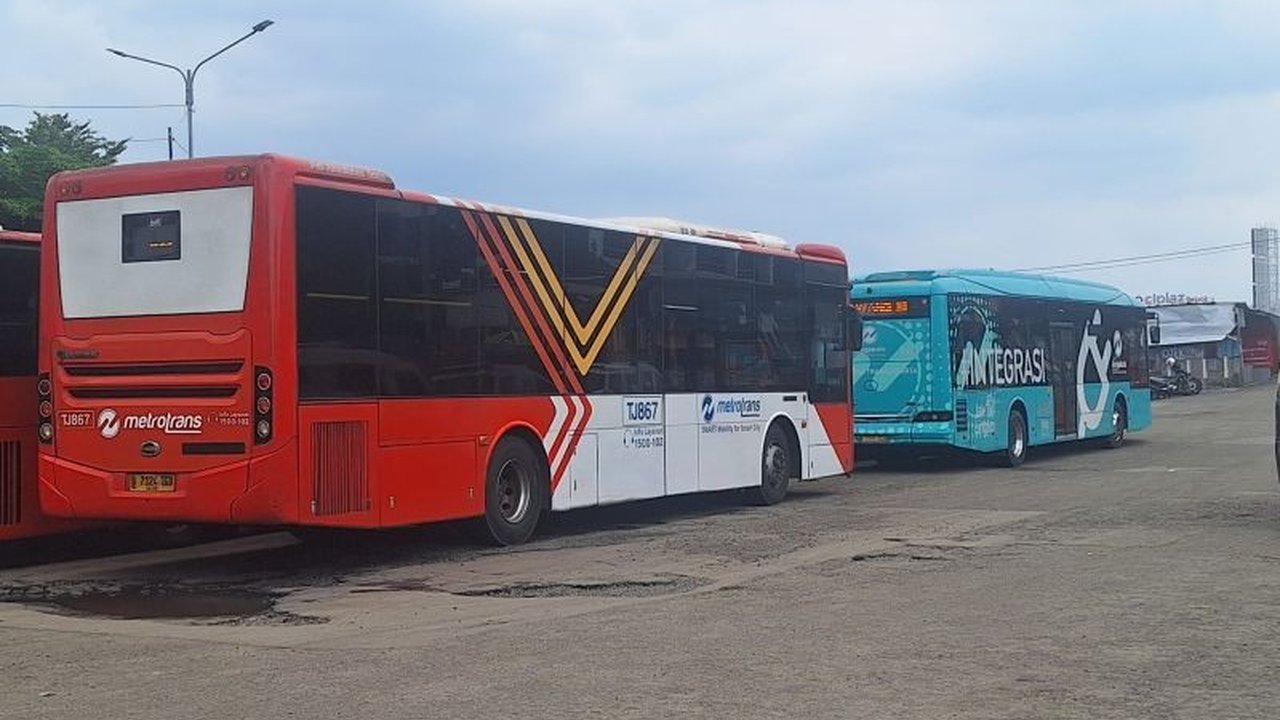 Wakil Wali Kota Depok, Chandra Rahmansyah, mengapresiasi program mudik gratis Kemenhub 2025 yang telah membantu ribuan warga Depok dan sekitarnya, mengurangi angka kecelakaan, serta meringankan beban biaya perjalanan.