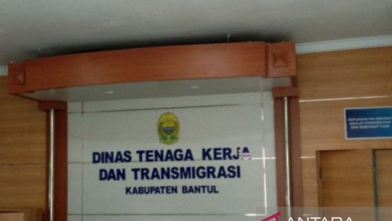 Disnakertrans Bantul terima 19 aduan pembayaran THR menjelang Lebaran, sebagian telah diselesaikan, sisanya diproses pengawas ketenagakerjaan DIY.
