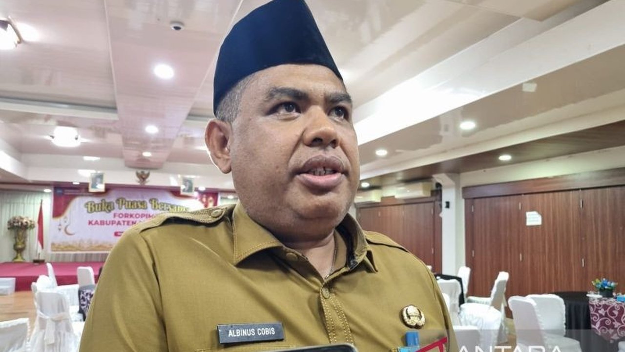 Pemerintah Kabupaten Manokwari membebaskan biaya pengurusan Persetujuan Bangunan Gedung (PBG) untuk rumah ibadah pada tahun ini sebagai bagian dari program 100 hari kerja Bupati dan Wakil Bupati.