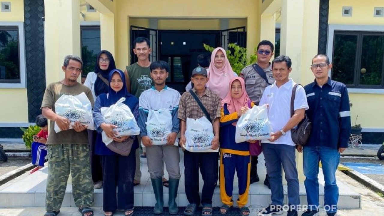 PT Timah Tbk menyalurkan 1.500 paket sembako untuk membantu warga kurang mampu di Kabupaten Bangka, Kepulauan Bangka Belitung, dalam menyambut Hari Raya Idul Fitri.