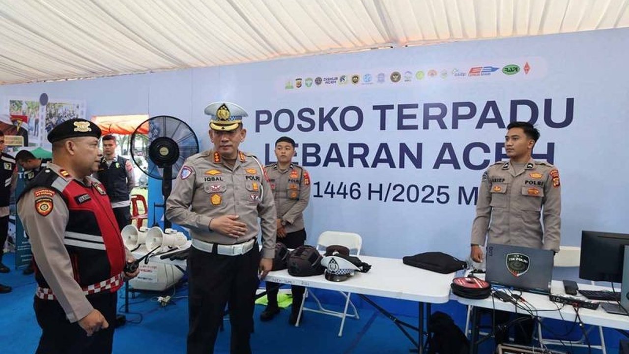 Ditlantas Polda Aceh imbau masyarakat waspada 40 titik rawan kecelakaan lalu lintas di 19 wilayah hukumnya jelang mudik Lebaran 2025, termasuk jalan rusak dan hewan ternak berkeliaran.