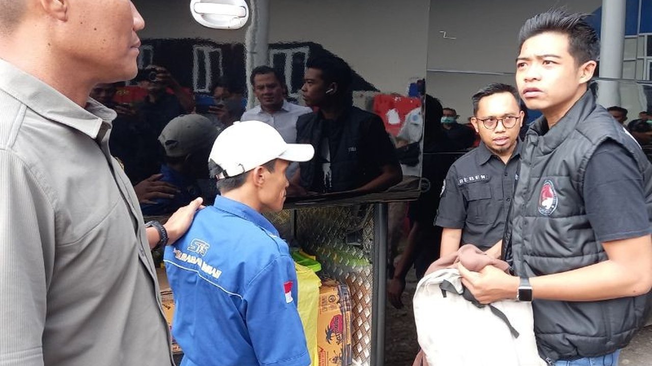 Dua kondektur bus di Terminal Mandalika, NTB, positif narkoba berdasarkan tes urine BNNK Mataram, menimbulkan kekhawatiran akan keselamatan penumpang dan berujung pada penyelidikan lebih lanjut oleh pihak kepolisian.