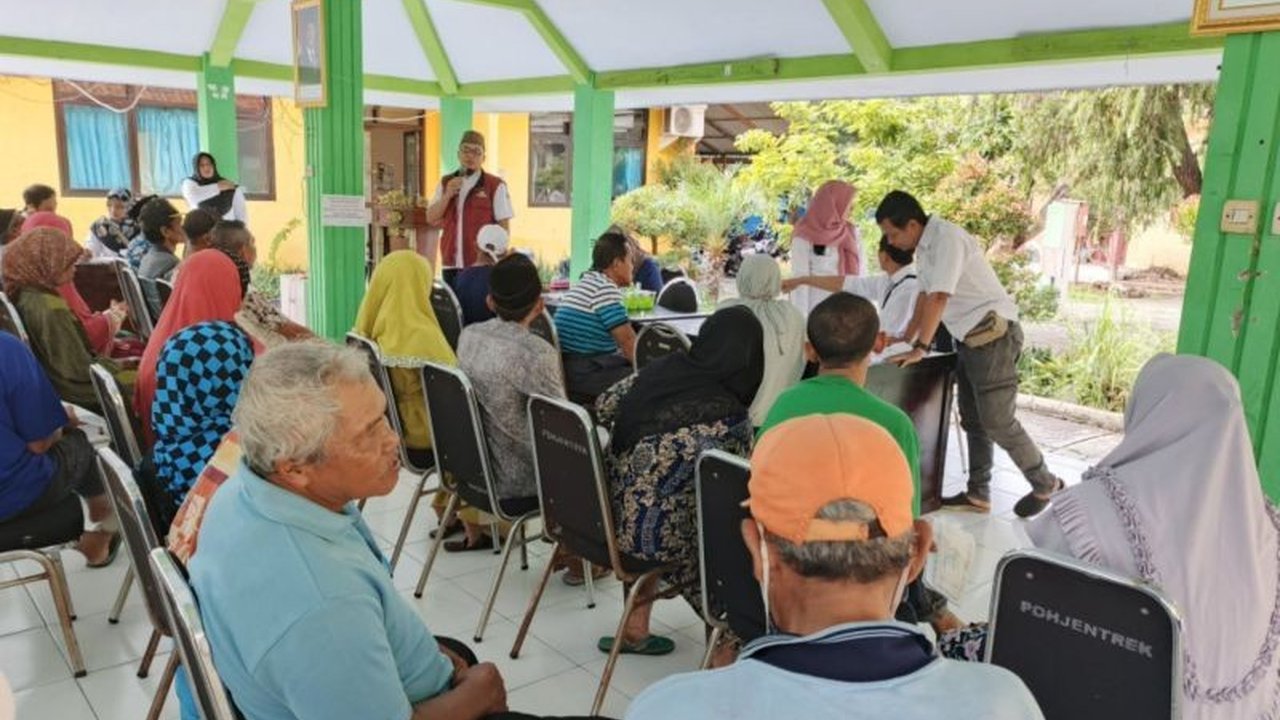 Penyaluran Program Keluarga Harapan (PKH) tahap pertama tahun 2025 di Kabupaten Bengkayang, Kalimantan Barat, telah mencapai 90,46 persen, dengan sebagian penerima manfaat masih menunggu penyaluran melalui Kantor Pos.