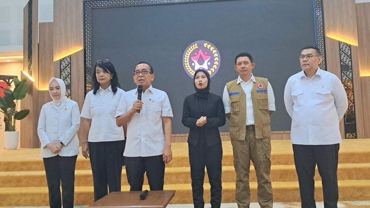 Pemerintah membentuk tim khusus untuk mitigasi bencana, terutama banjir di Jakarta, Banten, dan Jawa Barat, setelah banjir besar yang baru-baru ini terjadi.