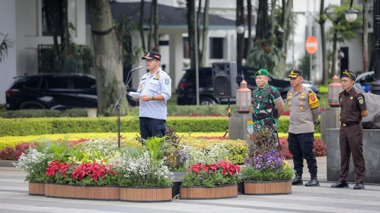 Pemkot Bandung membentuk Satgas Anti-Premanisme untuk memberantas aksi premanisme yang meresahkan dan mengganggu keamanan serta perekonomian kota, menindak tegas sembilan titik rawan premanisme dengan pendekatan hukum dan rehabilitasi.
