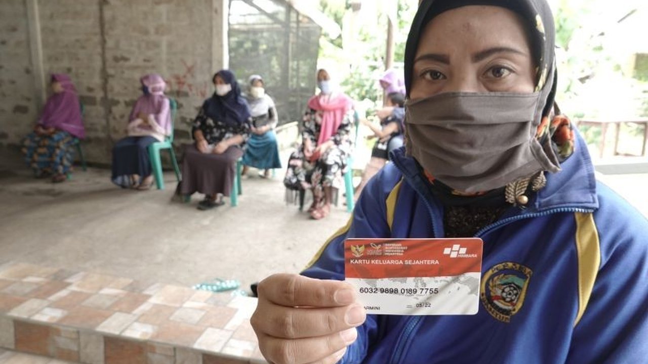 Program Keluarga Harapan (PKH) dinilai perlu dilanjutkan untuk mengurangi kemiskinan dan meningkatkan kesejahteraan keluarga miskin dan rentan di Indonesia, terutama dalam memenuhi kebutuhan pangan.