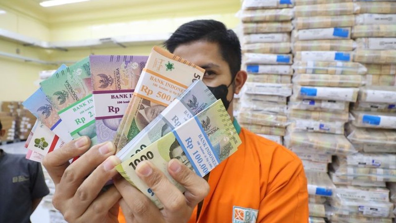 BNI menyediakan layanan penukaran uang baru hingga 27 Maret 2025 melalui berbagai outlet di Jabodetabek dan luar Jabodetabek dalam rangka program Serambi BI, masyarakat perlu mendaftar terlebih dahulu melalui aplikasi PINTAR.