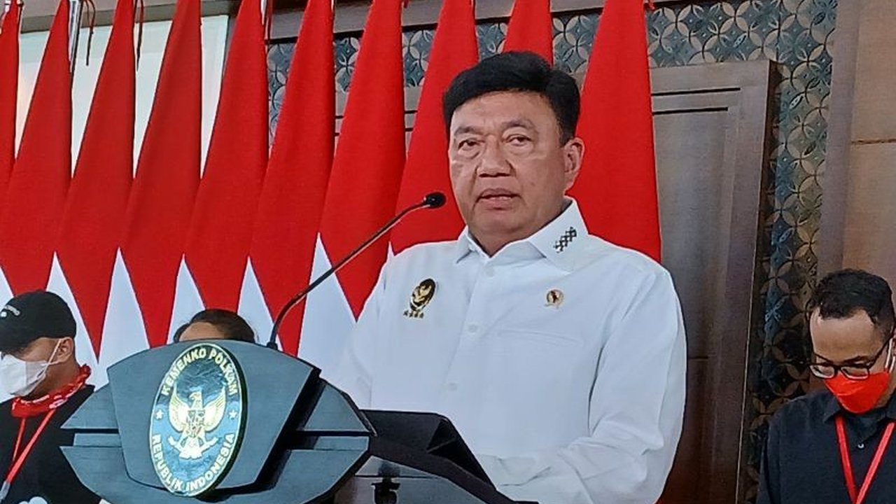 Menko Polhukam Budi Gunawan mendesak agar oknum TNI yang menembak tiga polisi di Way Kanan, Lampung, dihukum berat dan proses hukumnya transparan.