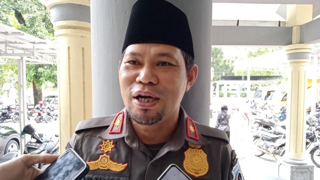 BPBD Kota Mataram mengimbau masyarakat waspada potensi hujan dan cuaca ekstrem saat Lebaran 2025, seiring prediksi BMKG tentang periode peralihan musim.