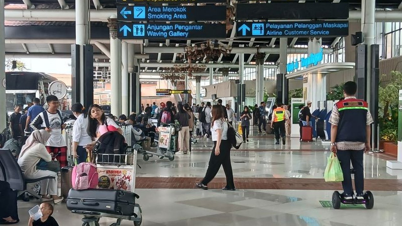 Bandara Soekarno-Hatta catat lonjakan penumpang mudik Lebaran 2025, dengan rute Denpasar-Bali dan Singapura sebagai destinasi favorit.