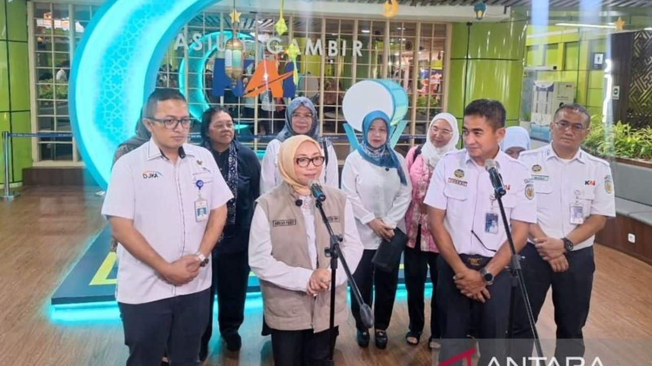 Menteri PPPA memberikan apresiasi positif terhadap inovasi KAI yang menyediakan fitur pemilihan kursi khusus perempuan di kereta api, guna meningkatkan keamanan dan kenyamanan penumpang perempuan.