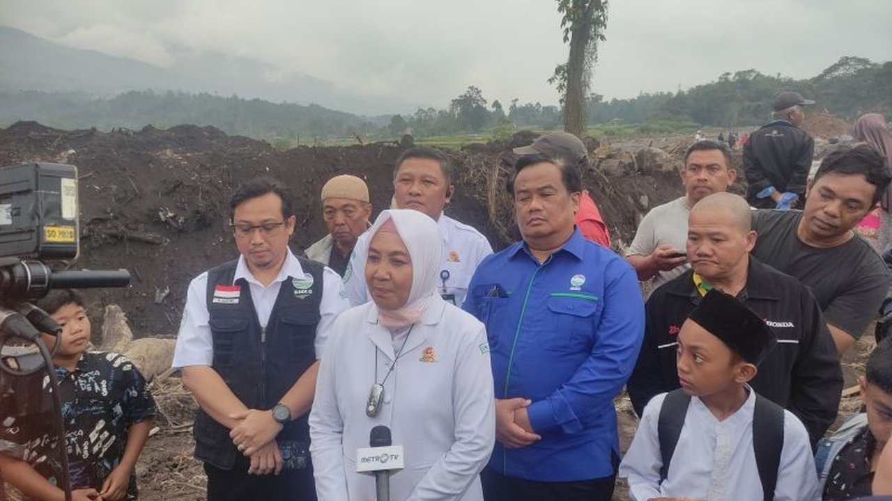 Siklon tropis Courtney di Samudra Hindia berpotensi menyebabkan gelombang laut tinggi hingga 4 meter di perairan selatan Jawa Barat, Jawa Tengah, Jawa Timur, Bali, dan sekitarnya, BMKG imbau waspada bagi pemudik Lebaran.