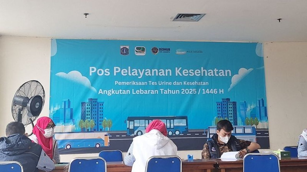 Ratusan Sopir di Terminal Pulo Gebang Jalani Tes Urine Jelang Mudik Lebaran