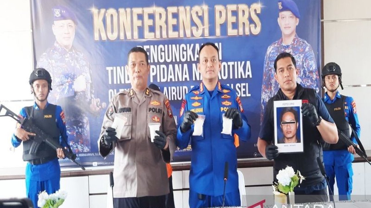 Ditpolairud Polda Kalsel mengungkap peredaran 400 gram sabu di Sungai Martapura dan menangkap dua tersangka, sementara satu lagi masih buron.