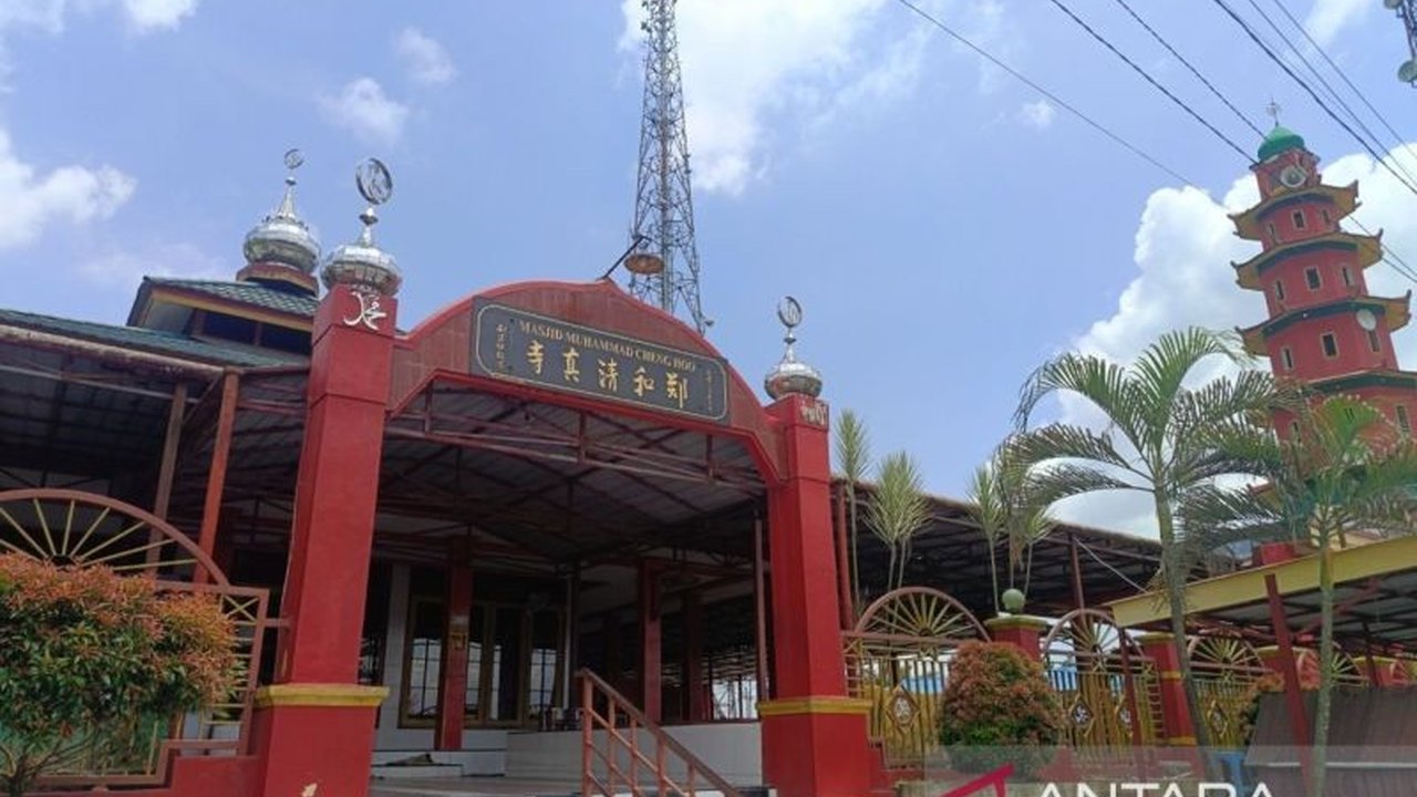 Masjid Cheng Hoo di Batuah, Kutai Kartanegara, menjadi tempat favorit pemudik di Kalimantan Timur karena fasilitas lengkap dan akses mudah, meskipun jumlahnya berkurang setelah adanya jalan tol.