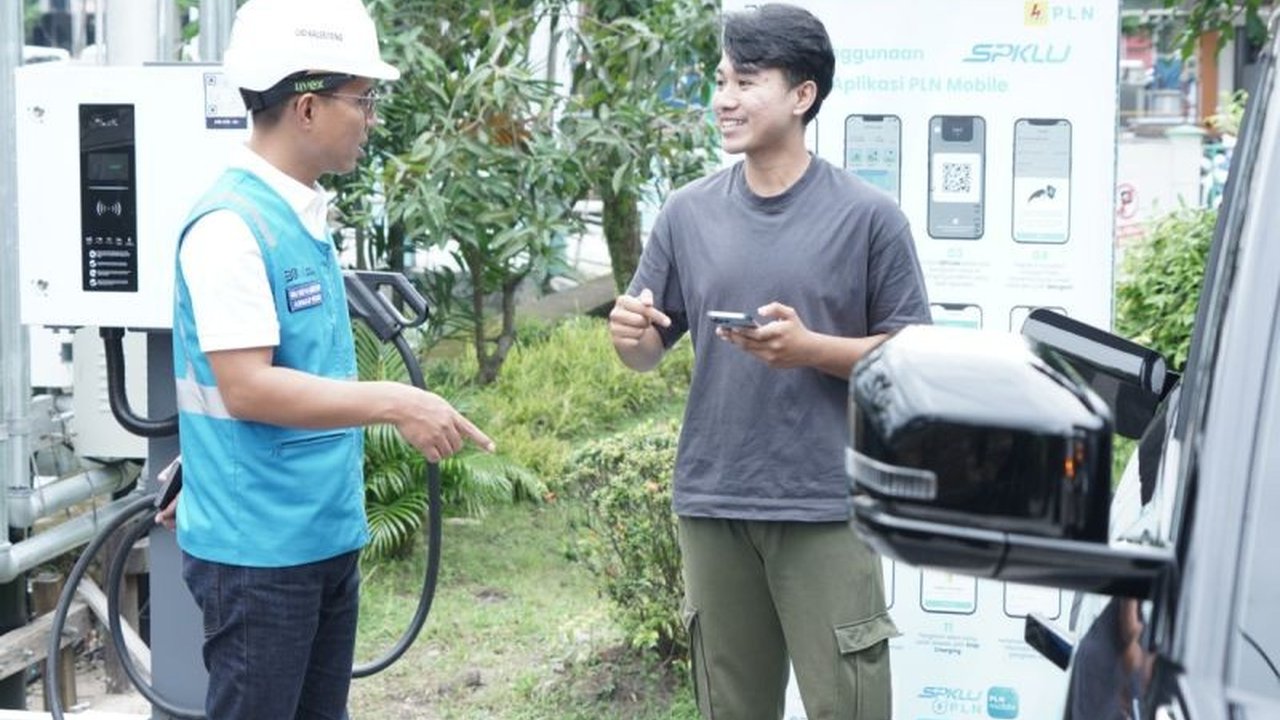 PLN Kalselteng menambah jumlah Stasiun Pengisian Kendaraan Listrik Umum (SPKLU) hingga 73 unit untuk memastikan kenyamanan pengguna kendaraan listrik selama mudik Lebaran 2025.