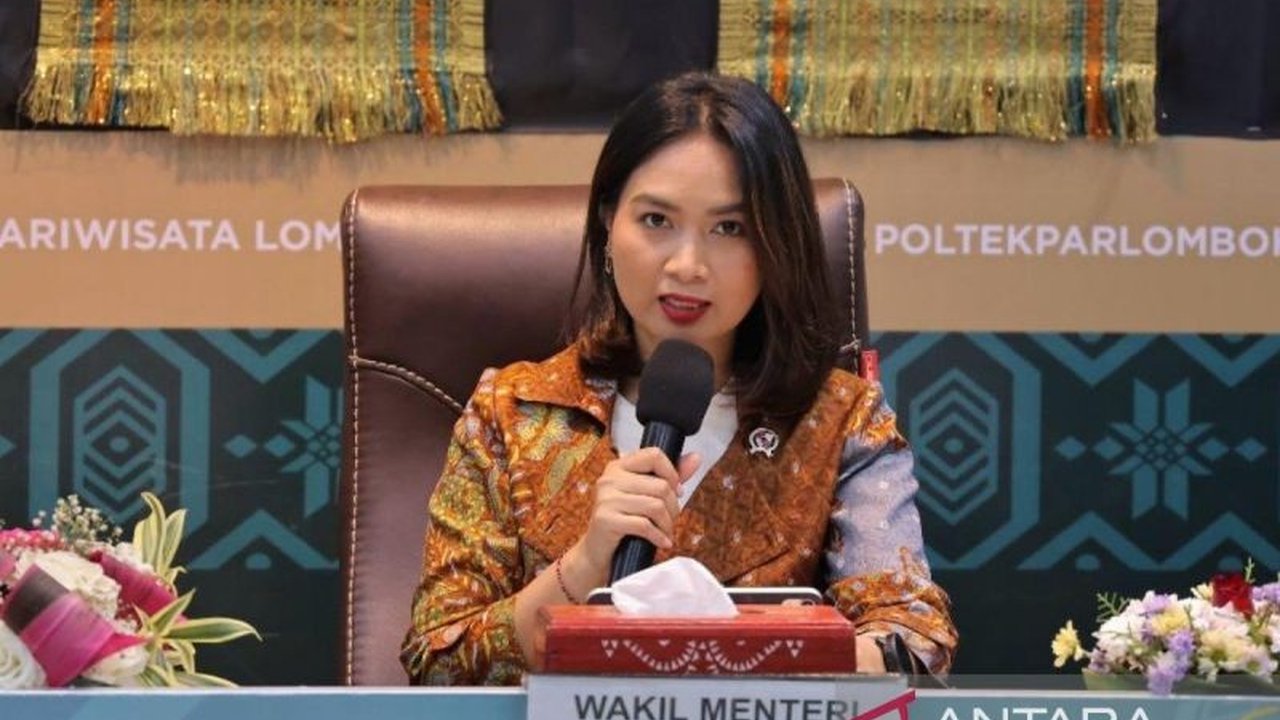 Wakil Menteri Pariwisata RI, Ni Luh Puspa, ungkap peluang emas bagi lulusan pariwisata untuk berkarier di mancanegara, didorong tingginya minat kerja di luar negeri.
