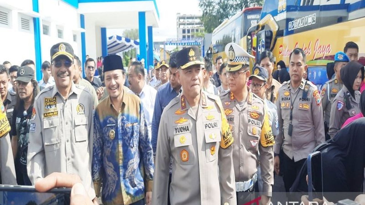 Polda Kalimantan Selatan memberangkatkan 400 pemudik secara gratis dalam program Mudik Gratis Polri Presisi 2025 menuju berbagai kabupaten di Kalsel, dengan harapan mudik aman dan keluarga nyaman.