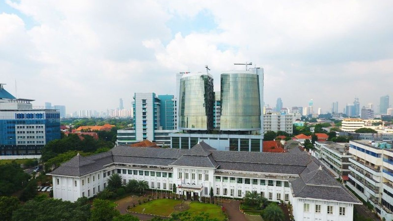 Universitas Indonesia (UI) membuka Prodi Subspesialis Ilmu Kesehatan Mata pertama di Indonesia dan Prodi Subspesialis Dermatologi Venereologi dan Estetika untuk memenuhi kebutuhan tenaga medis spesialis.