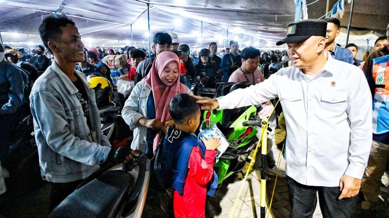 Lebih dari 11 ribu sepeda motor telah menyeberang dari Pelabuhan Ciwandan, Banten, menuju kampung halaman untuk merayakan Lebaran, menurut Menteri Perhubungan.