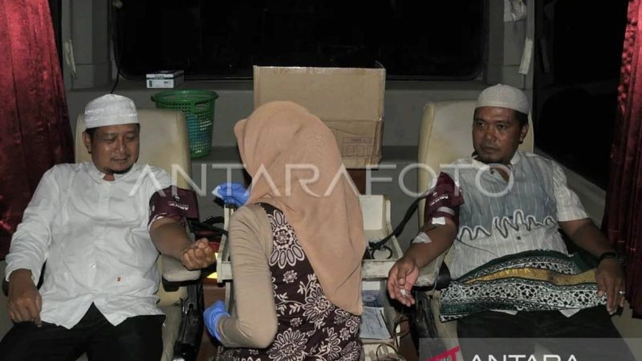 PMI Banda Aceh berhasil mengumpulkan 2.493 kantong darah selama Ramadhan melalui program donor keliling, namun stok darah tetap kurang untuk memenuhi kebutuhan rumah sakit di Banda Aceh dan sekitarnya.