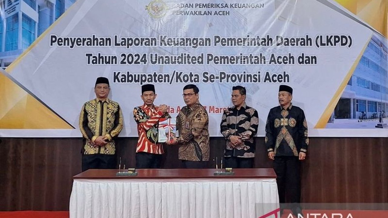 Pemerintah Kabupaten Aceh Barat menyerahkan Laporan Keuangan Pemerintah Daerah (LKPD) Tahun Anggaran 2024 kepada BPK RI Perwakilan Aceh, menandai komitmen transparansi dan akuntabilitas pengelolaan keuangan daerah.