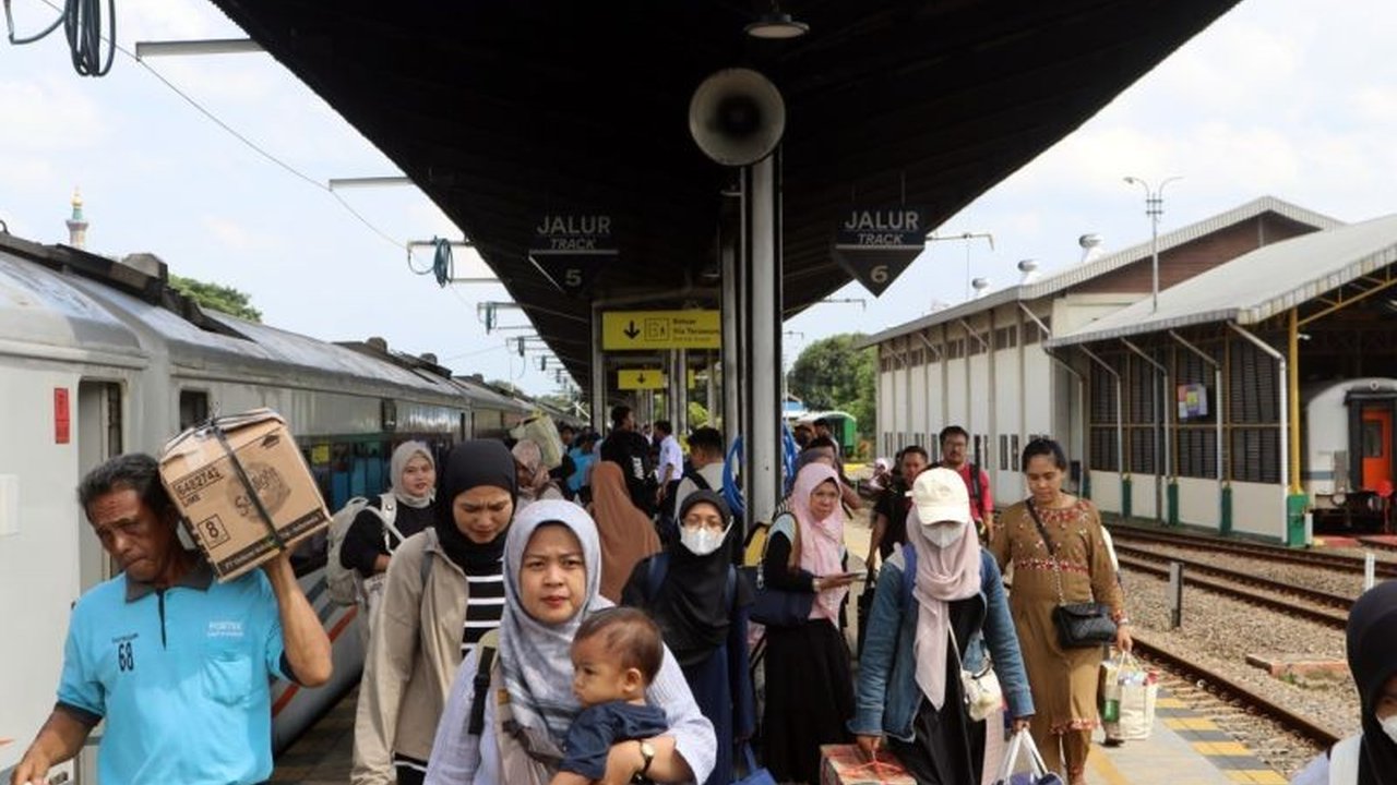 PT KAI Daop 3 Cirebon melayani 87 ribu penumpang selama periode H-10 hingga H-4 Lebaran 2025, dengan puncak arus mudik diperkirakan terjadi pada 2-3 April 2025.
