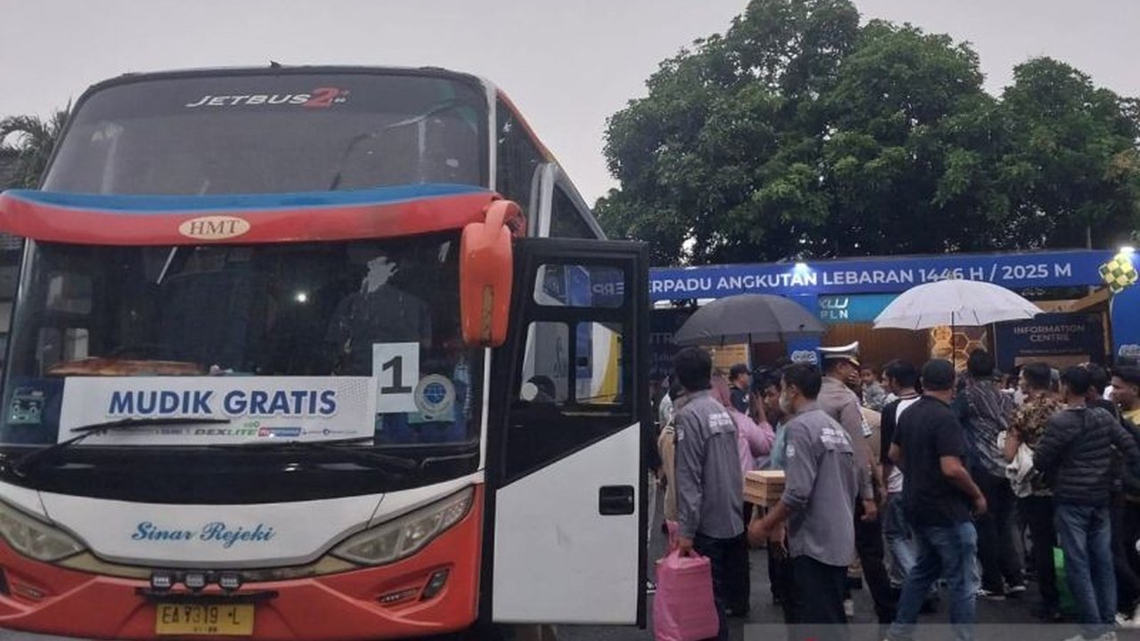 Gubernur NTB, Lalu Muhamad Iqbal, melepas 200 peserta mudik gratis menuju Pulau Sumbawa untuk merayakan Idul Fitri bersama keluarga, program ini merupakan bentuk kepedulian Pemprov NTB terhadap masyarakat.