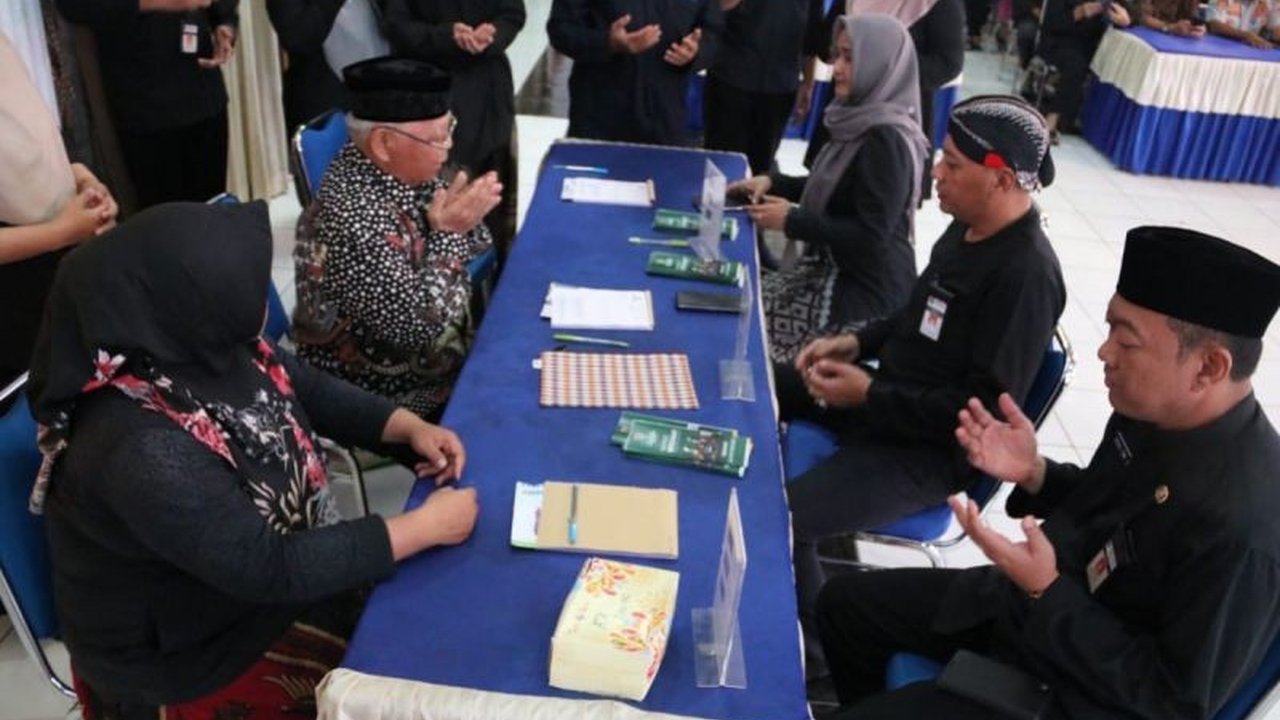 Badan Amil Zakat Nasional (Baznas) Kota Tegal gencar mengkampanyekan gerakan cinta zakat untuk membantu penanggulangan stunting, berharap peningkatan zakat yang terkumpul dapat mendukung program tersebut.