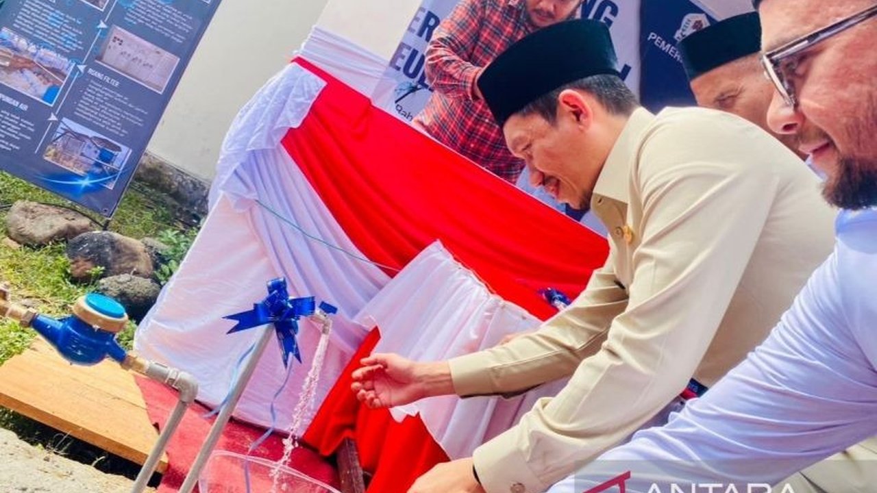 Perumdam Tirta Meulaboh di Aceh Barat memproduksi 4 juta kubik air bersih per hari, tetapi angka kehilangan air masih tinggi mencapai 75-80 persen.