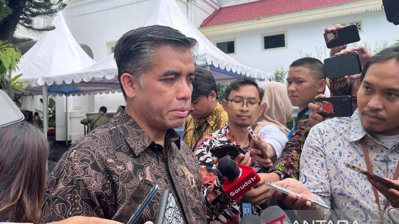 Menteri Ketenagakerjaan akan mengklarifikasi perusahaan aplikator ojek online terkait laporan Bantuan Hari Raya (BHR) yang diterima sebagian pengemudi hanya Rp50 ribu, jauh di bawah besaran yang dijanjikan.