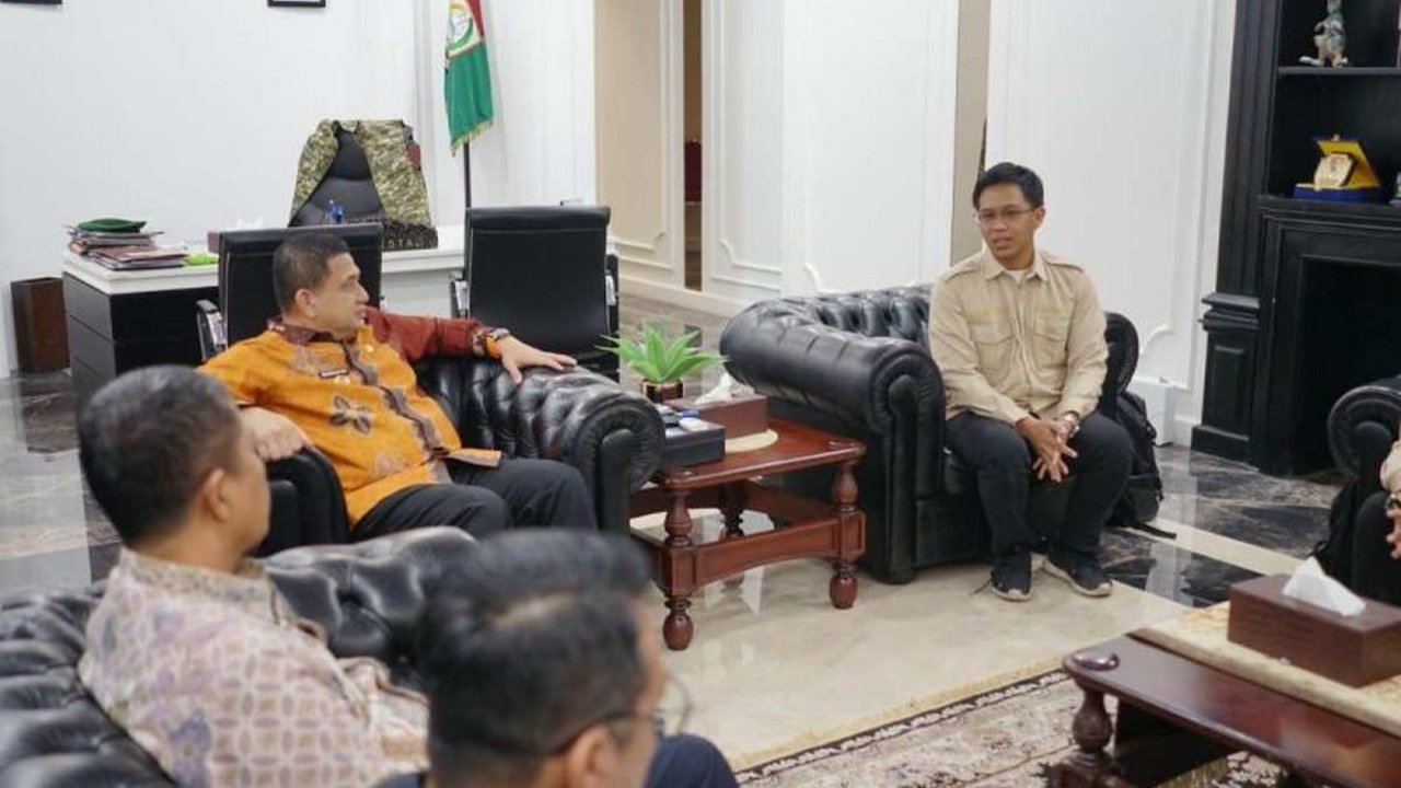 Pemkot Makassar menugaskan satu orang per kecamatan untuk mengkoordinasikan Program Makanan Bergizi Gratis (MBG) guna mendukung program pemerintah pusat dalam mengatasi stunting dan memberdayakan UMKM lokal.