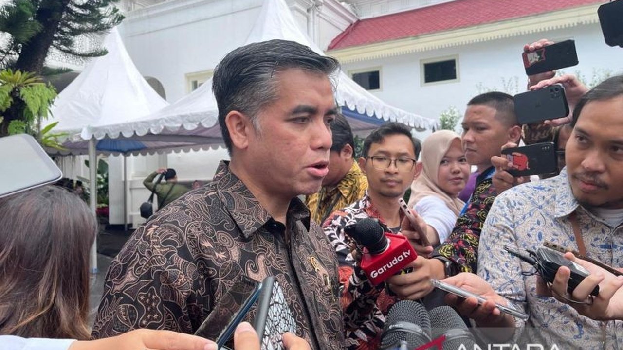 Menteri Ketenagakerjaan menerima laporan 40 perusahaan yang diduga menunggak pembayaran THR dan akan memberikan sanksi tegas bagi perusahaan yang terbukti bersalah.