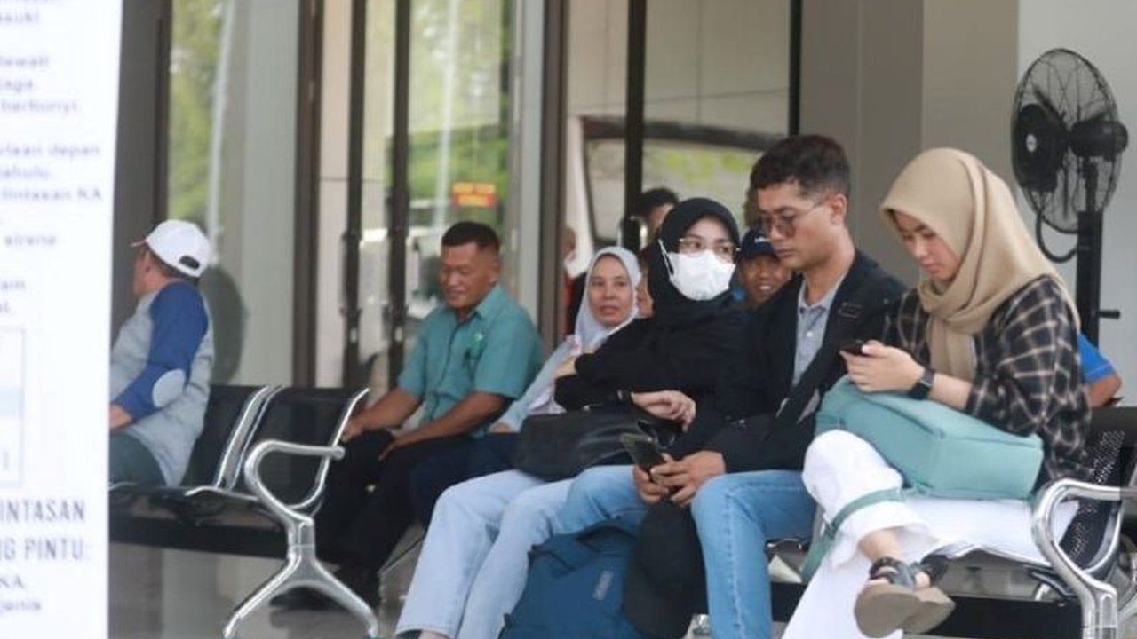 Terminal Purboyo Madiun memprediksi puncak arus mudik Lebaran 2025 terjadi pada H-3, dengan volume penumpang mencapai 11 ribu orang.