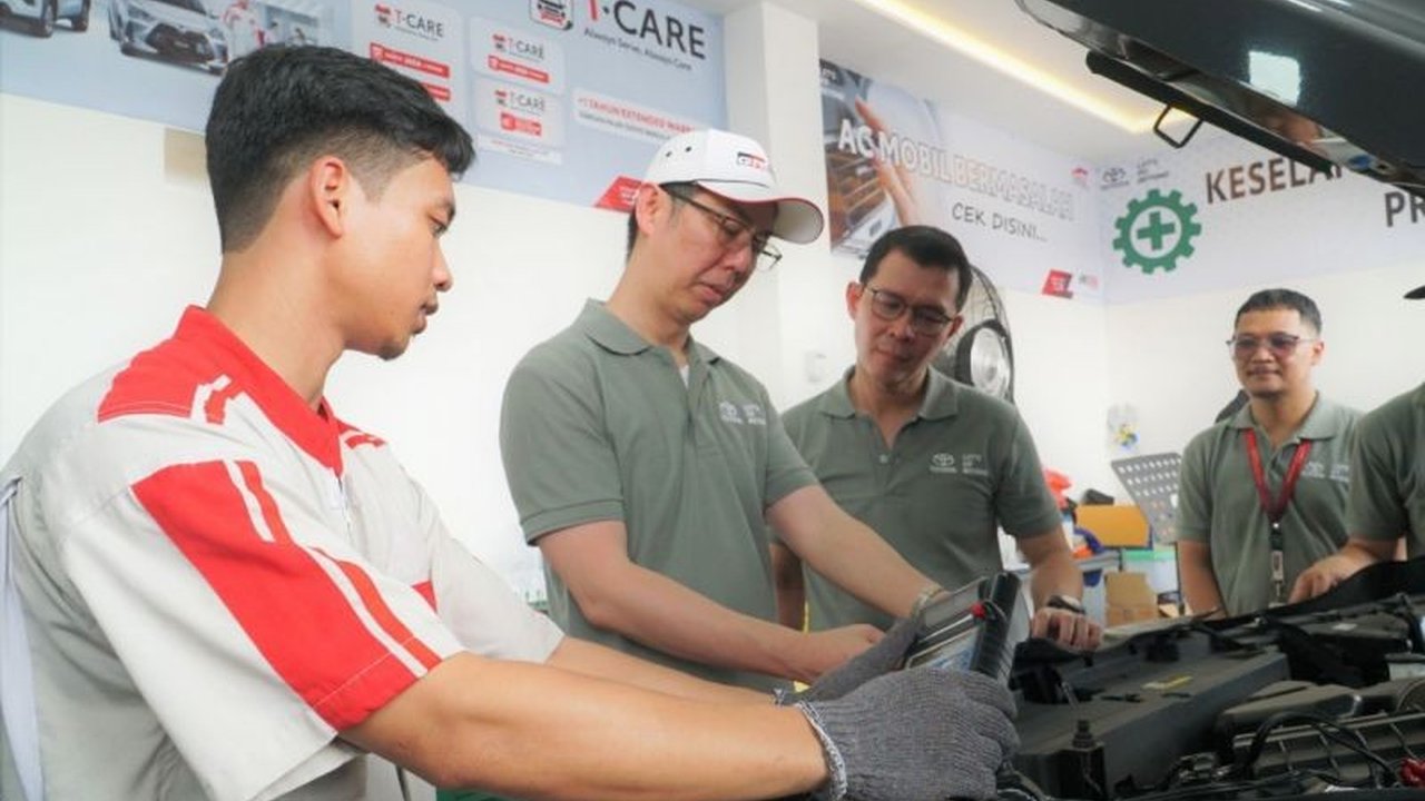 Jelang Lebaran 2025, Toyota menyiapkan 15 Posko Siaga di berbagai titik strategis, layanan Emergency Roadside Assistance (ERA) 24 jam, dan 300 bengkel siaga untuk memberikan kenyamanan pemudik.