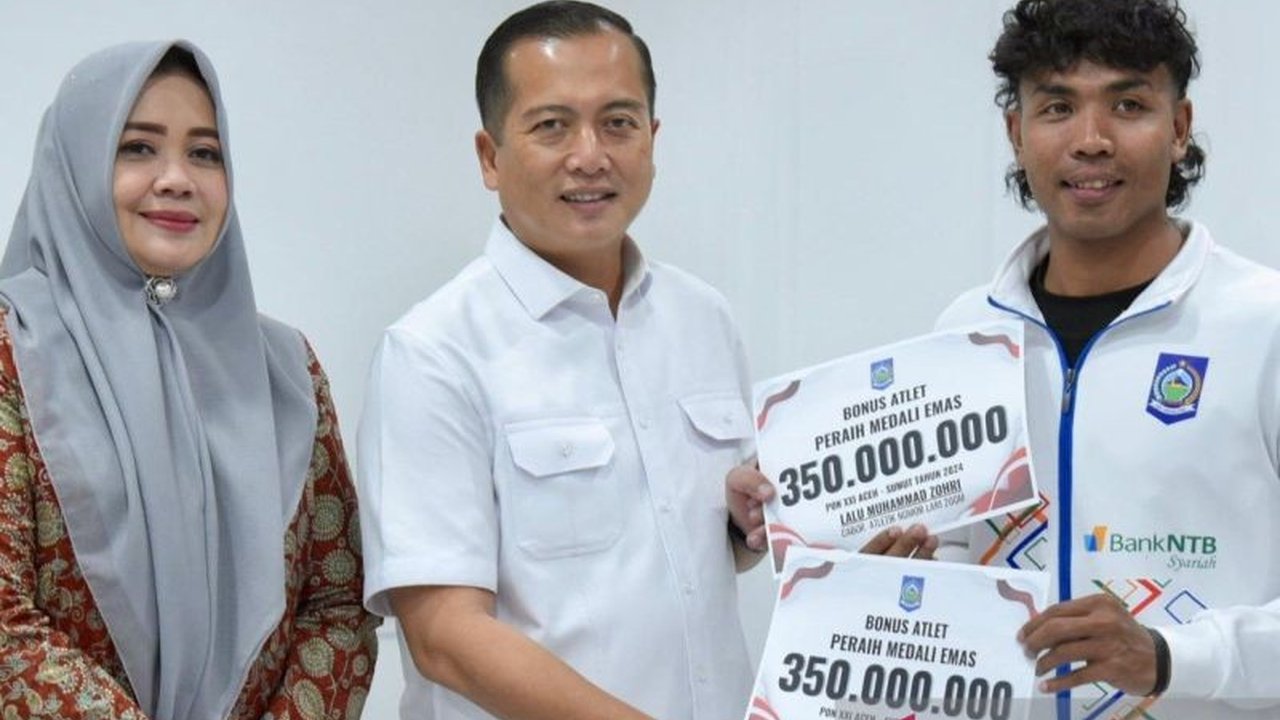 Pemprov NTB menyerahkan bonus Rp31 miliar kepada atlet peraih medali pada PON Aceh-Sumut 2024 sebagai bentuk komitmen terhadap pembinaan olahraga dan peningkatan prestasi.