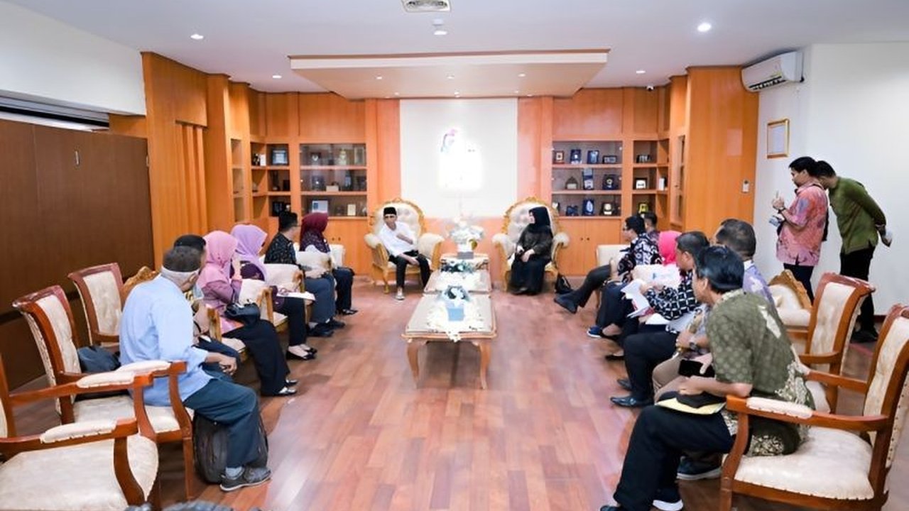 Pemerintah Provinsi Sulawesi Tengah dan Kabupaten Tojo Una-Una berkolaborasi membangun instalasi air minum dan air bersih di Kecamatan Batudaka untuk mengatasi permasalahan keterbatasan akses air bersih.