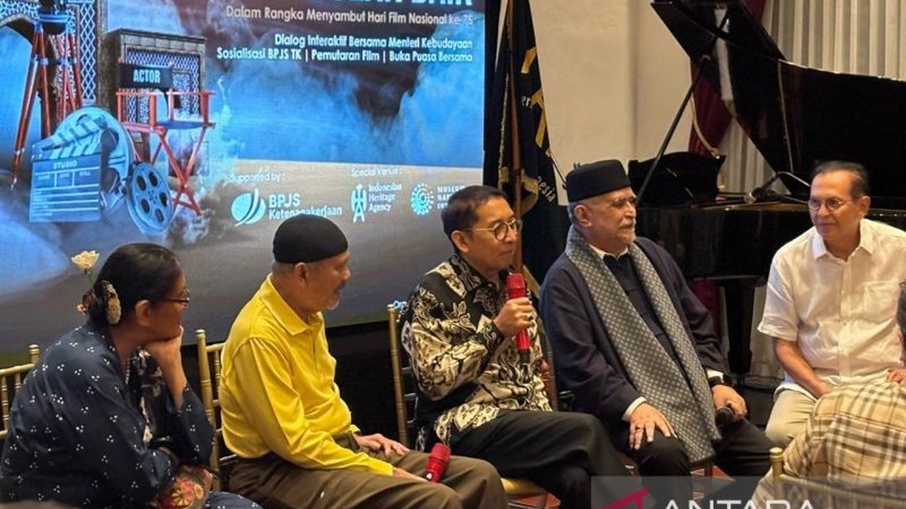 Menteri Kebudayaan Fadli Zon menginisiasi pembangunan Museum Film Indonesia untuk melestarikan warisan perfilman nasional dan menjalin kolaborasi dengan berbagai pihak, termasuk BUMN.