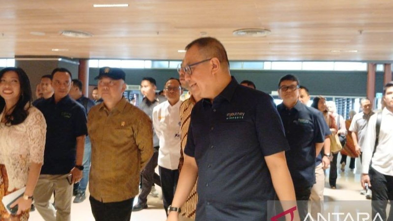 Kebijakan work from anywhere (WFA) berdampak pada waktu keberangkatan pemudik Lebaran 2025, sehingga mempengaruhi lonjakan permintaan tiket dan kepadatan di Bandara Soekarno-Hatta, namun Menhub pastikan kelancaran arus mudik.