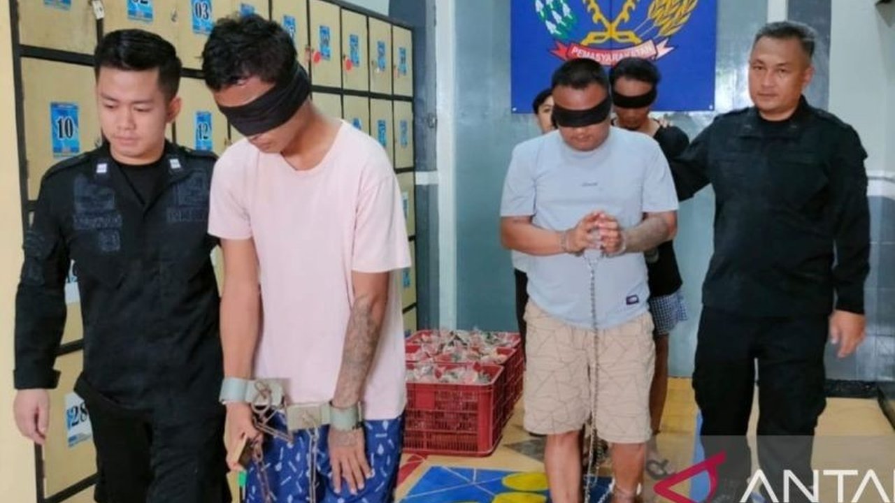 Lapas Kelas IIA Jember memindahkan 19 warga binaan pemasyarakatan (WBP) ke Lapas Bondowoso untuk mengatasi masalah overkapasitas dan mengoptimalkan program pembinaan.