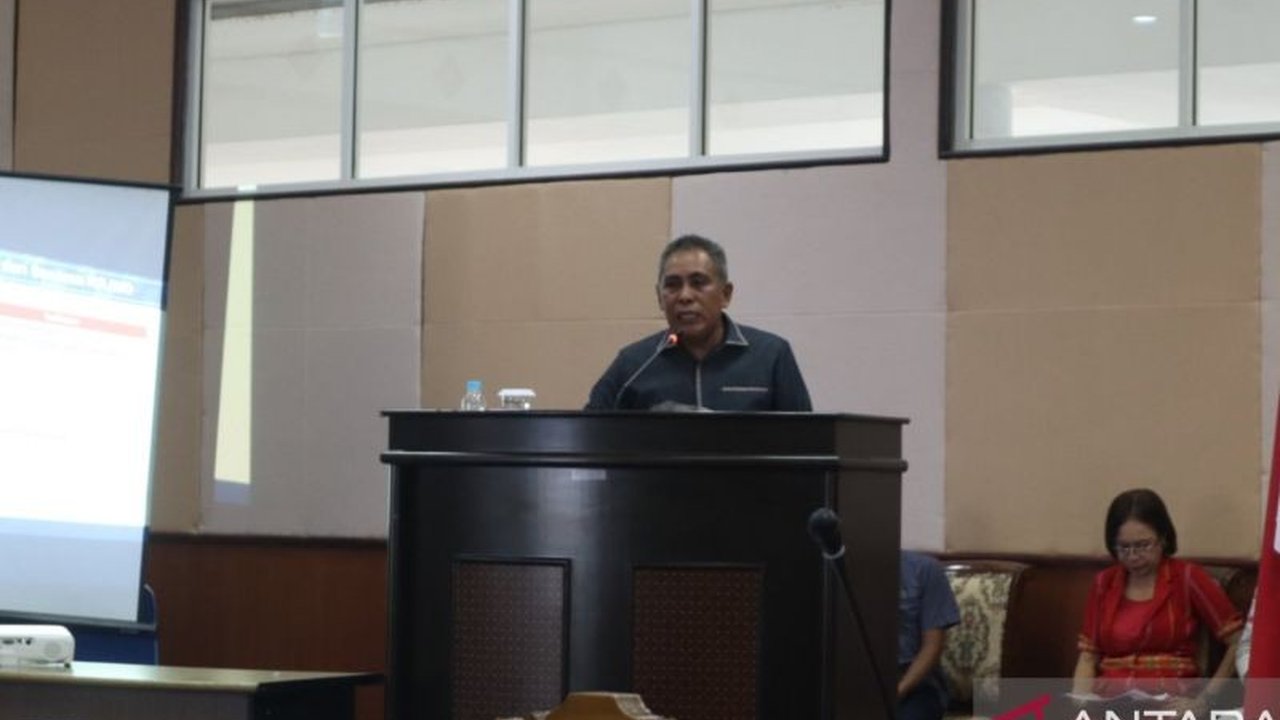 Bupati Manggarai Barat mengajak DPRD setempat berkolaborasi mengembangkan pariwisata berkelanjutan di Labuan Bajo, dengan fokus pada tata ruang dan pengelolaan kemaritiman yang memperhatikan daya dukung lingkungan.