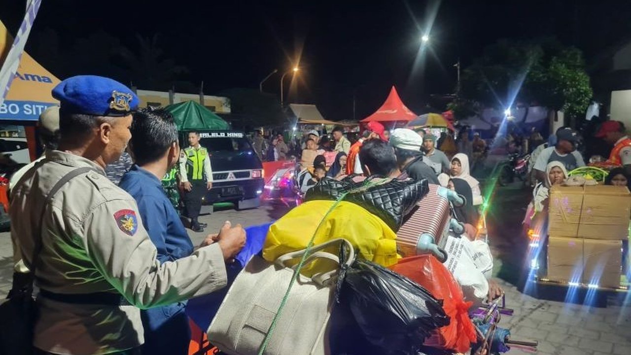 1.067 Pemudik Padati Rute Situbondo-Madura Jelang Lebaran 2025