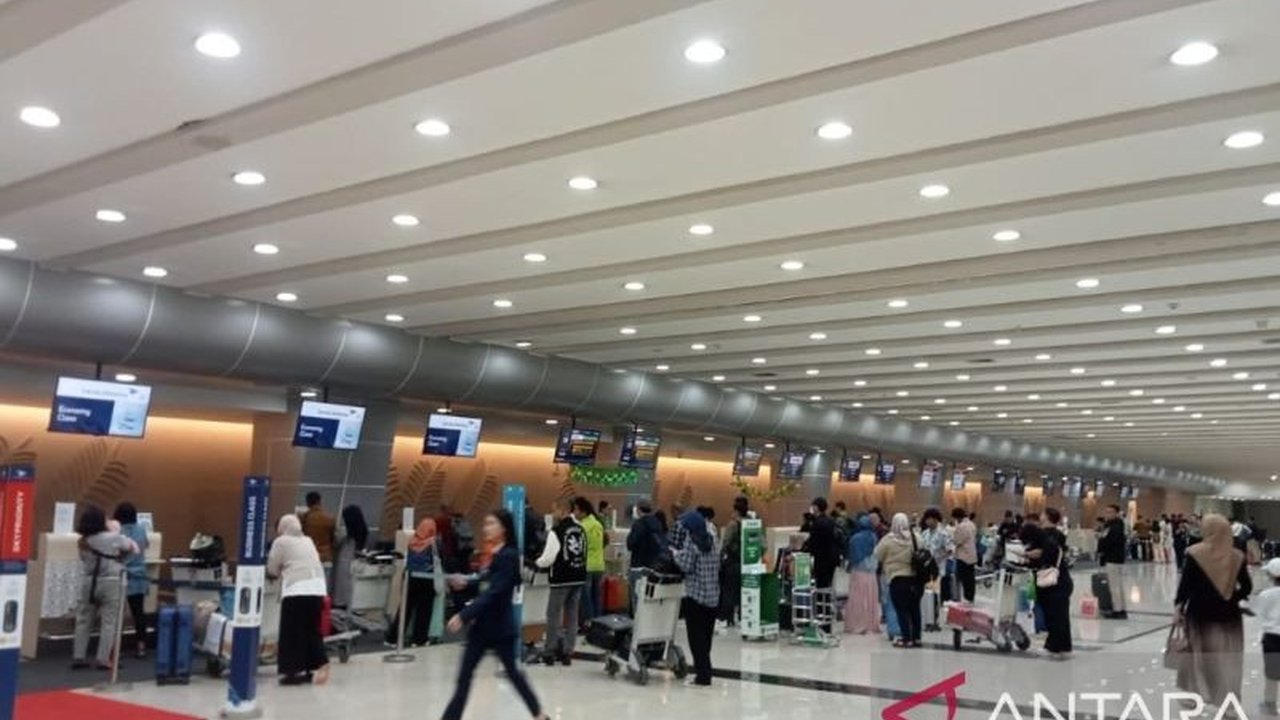 Bandara Sam Ratulangi Manado memprediksi puncak arus mudik Lebaran 2025 akan terjadi pada H-3, dengan pergerakan penumpang mencapai 7.188 orang.