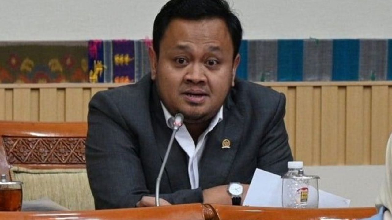 Anggota Komisi III DPR RI apresiasi pencopotan Pinca Bulog Nganjuk oleh Mentan sebagai langkah cepat dan tepat dalam mengatasi keluhan petani serta menjaga stabilitas harga gabah.